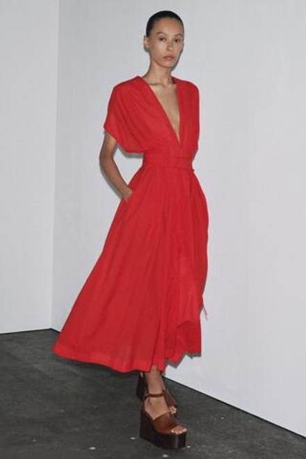 ZARA ПЛАТЬЕ МИДИ С ЗАЩИПАМИ — ZW COLLECTION, КРАСНЫЙ