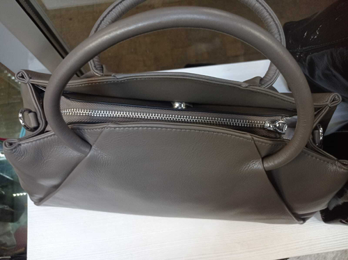 Сумка серая с застежкой-молнией