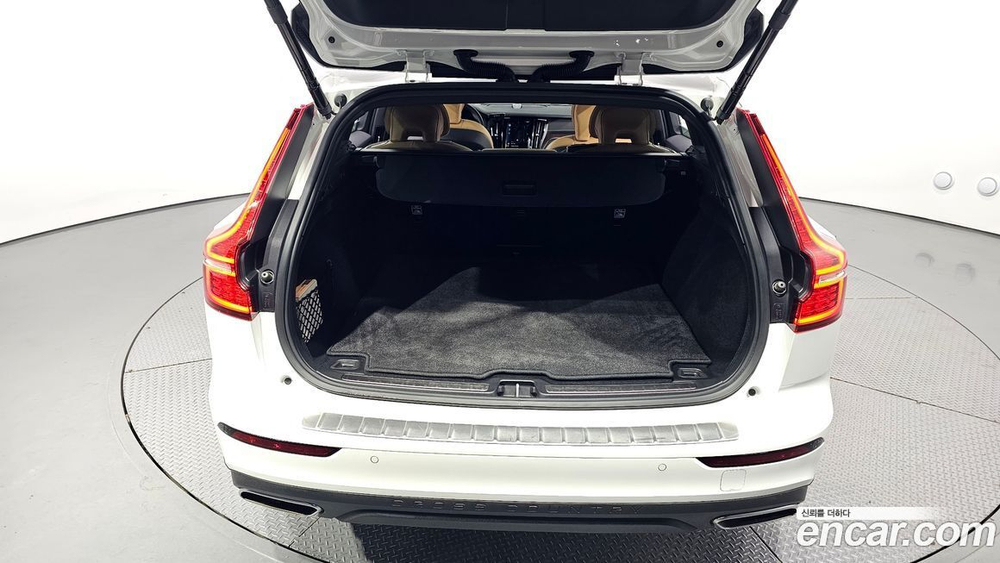 Volvo V60 Cross Country 2 Generation B5 Pro AWD (12.2020)