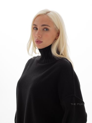 Черный трикотажный костюм с широкими резинками