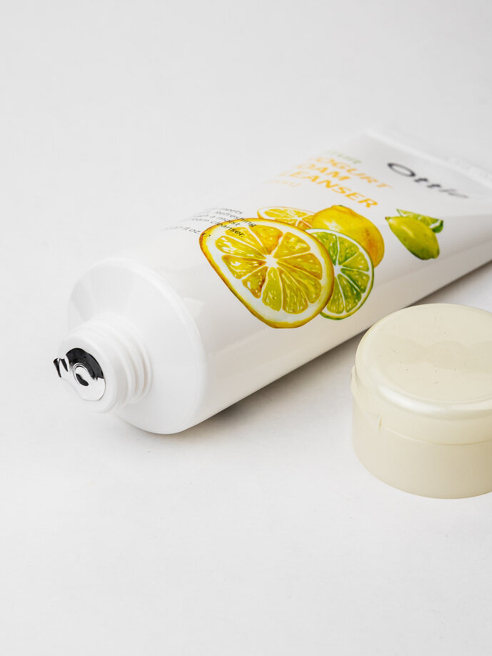 Ottie Йогуртовая пенка для умывания с лимоном Fruit Yogurt Foam Cleanser-Lemon 150 мл