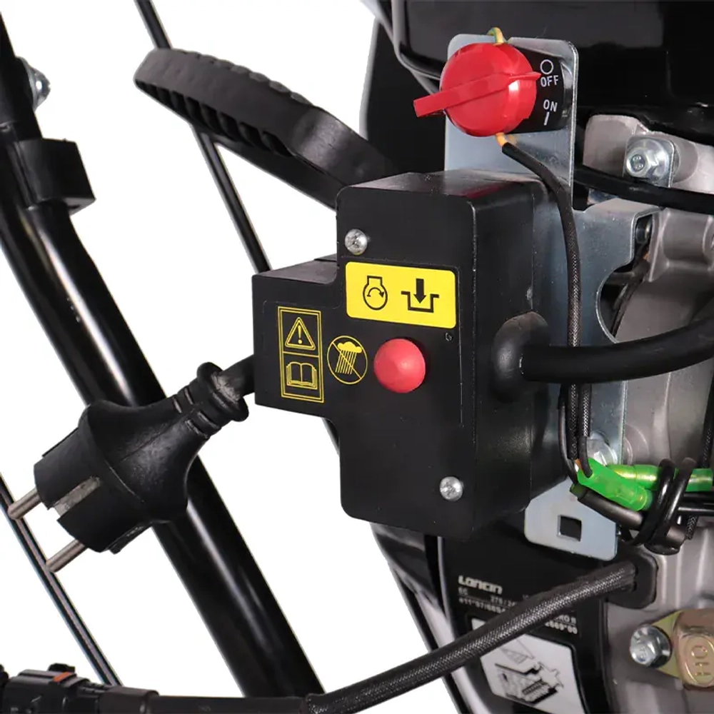 CHAMPION ST861 снегоуборщик бензиновый 8 л.с. ковш 61 см, выброс 13 м, 6 вперед/2 назад