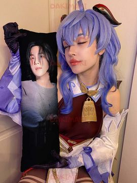 Мини дакимакура Мин Юнги Шуга (Агуст Ди) из БТС | BTS арт. M1085, 60х20 см