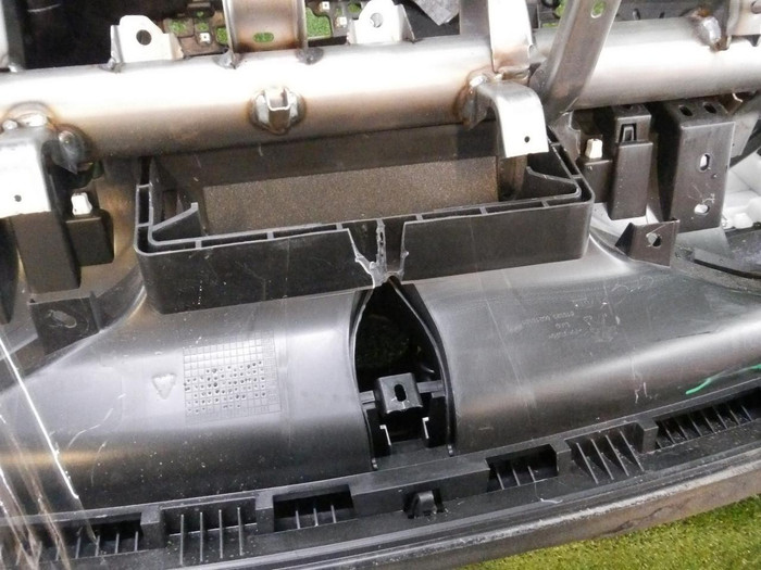 Торпедо Peugeot 3008 2 (2016-н.в.)