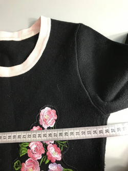 Платье шерстяное с вышивкой, маркировка М, визуально 46 размер