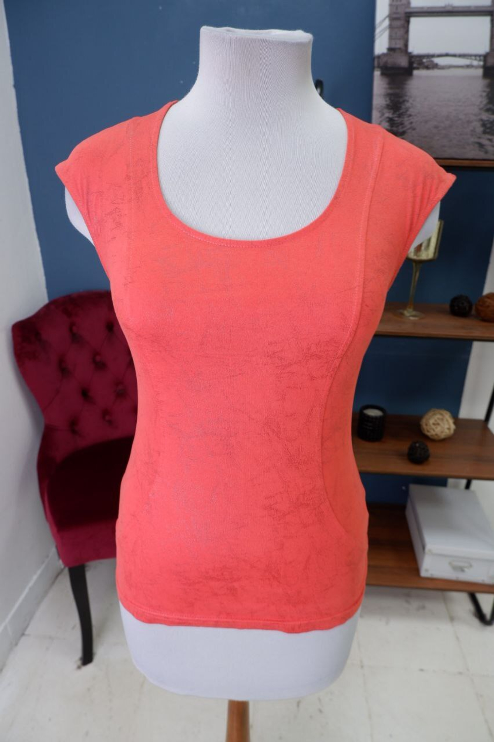 Футболка Pelican нежного цвета 42 размер