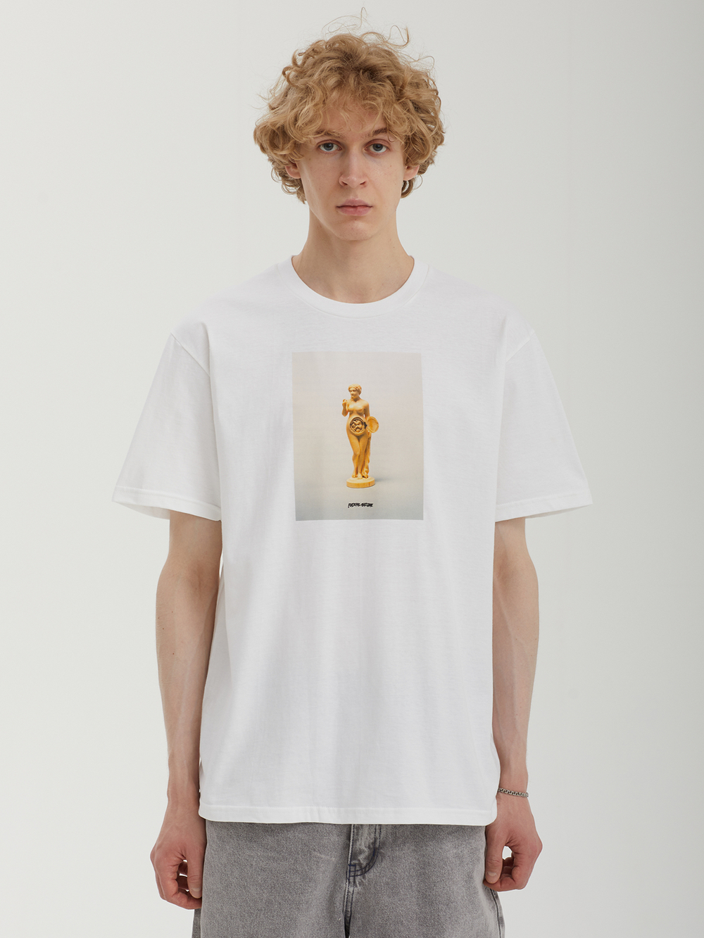 Мужская Футболка 2025 Statue