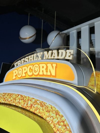 Вендинговый автомат по приготовлению попкорна «Delicious moments»