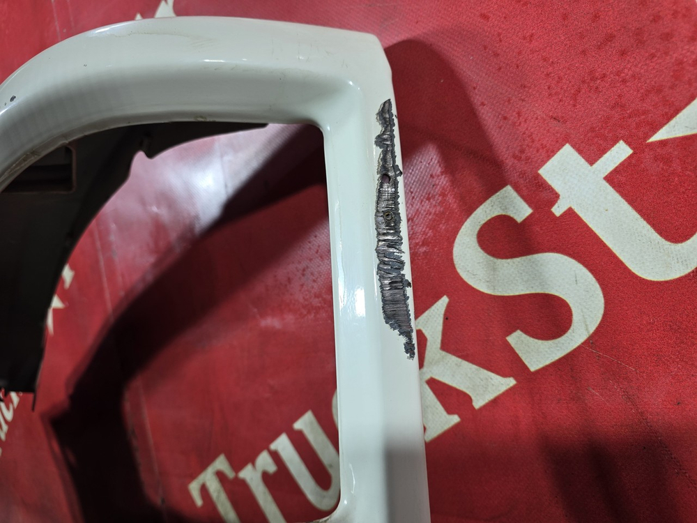 Угол бампера левый  2023г.