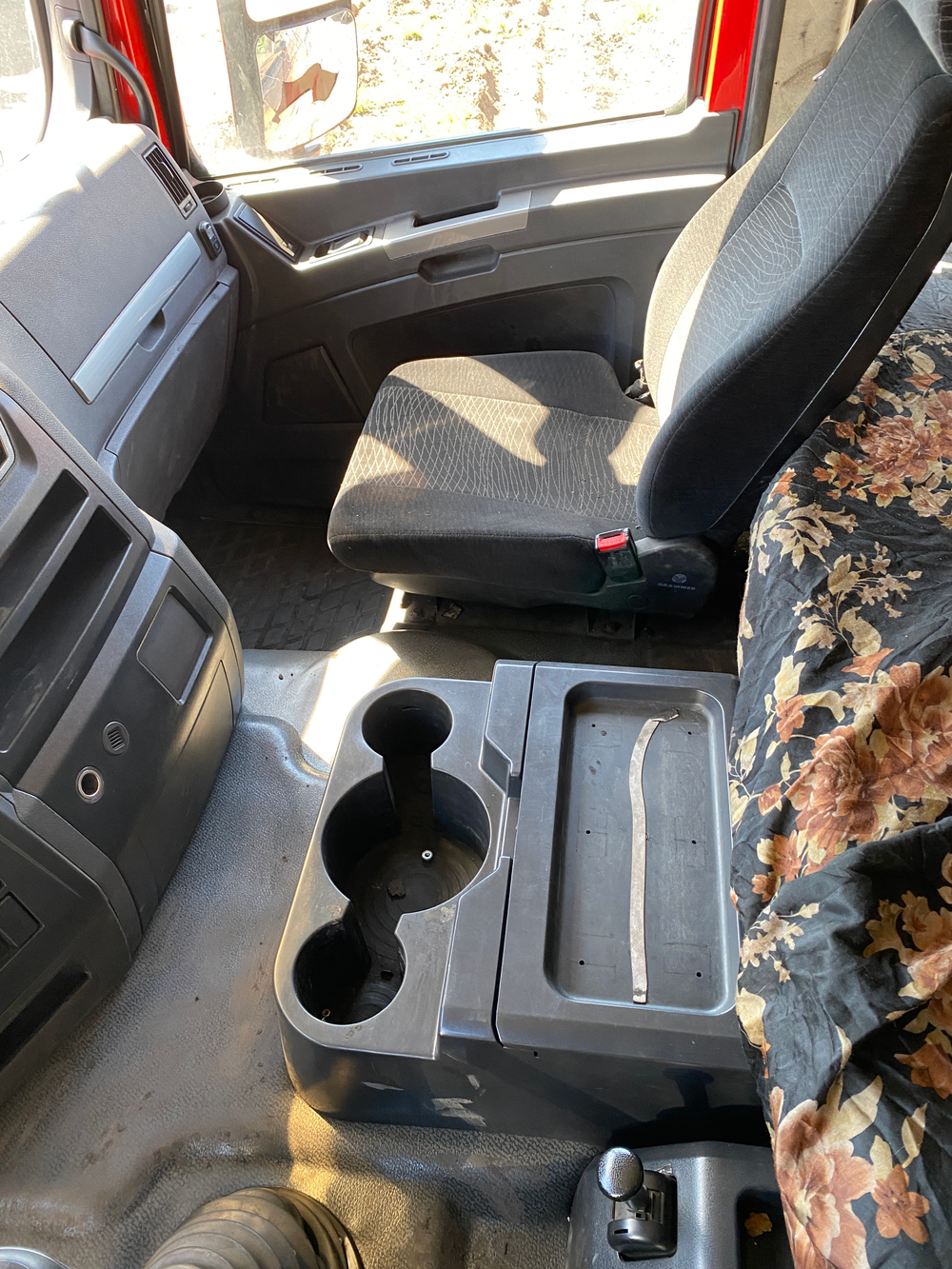 Shacman (Shaanxi) SX* 8x4 Самосвал SX33186V366 (Дизельный, 11,6 л, 423 л.с., МТ)