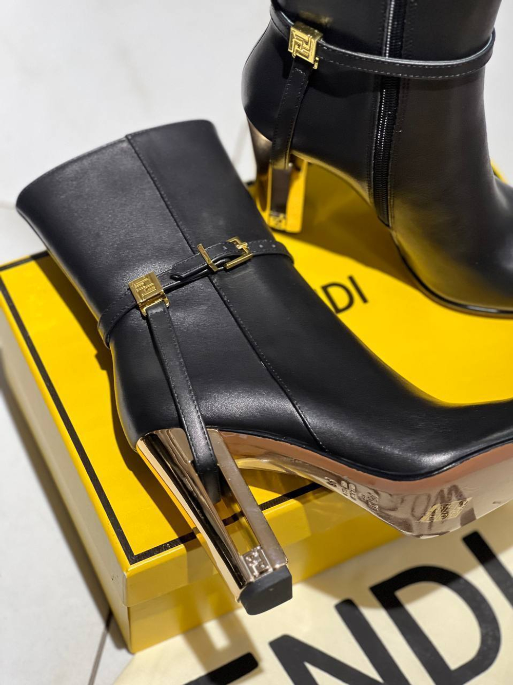 Ботильоны Fendi
