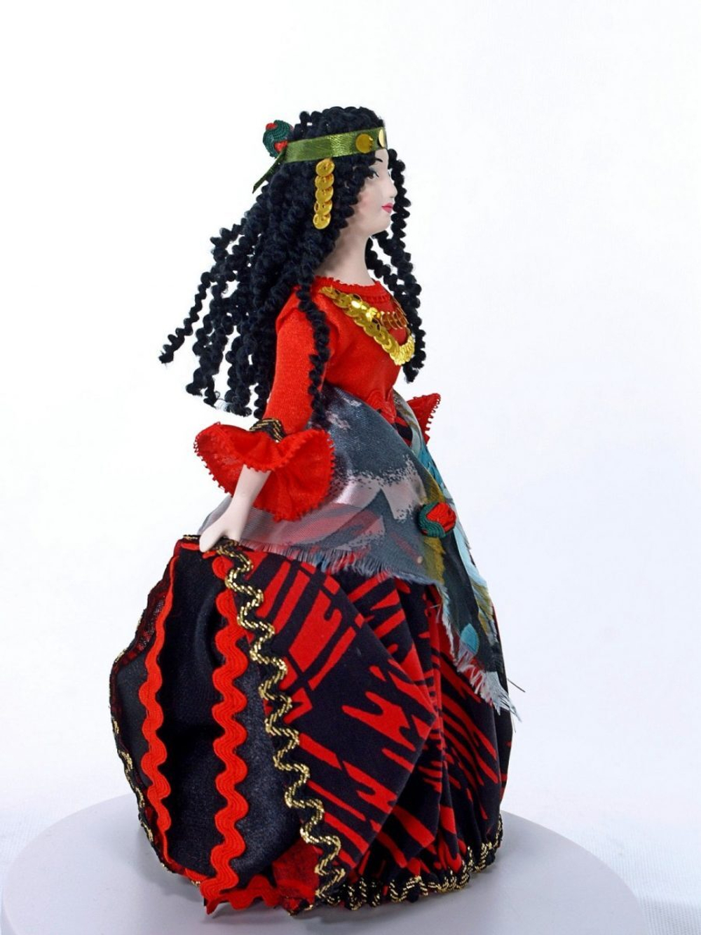 Кукла коллекционная Потешного промысла Цыганка в традиционном наряде