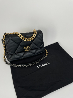 Сумка Chanel 19