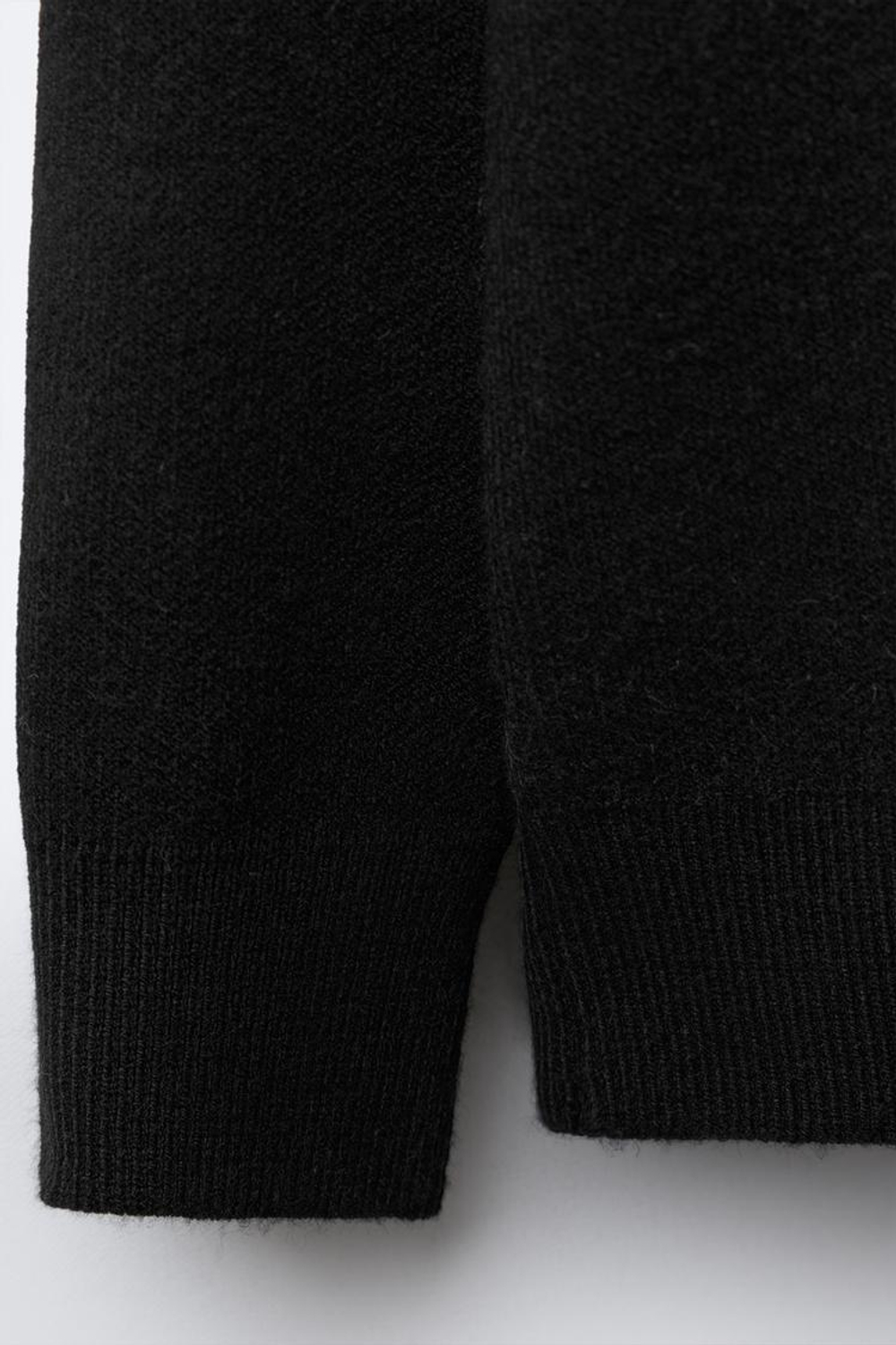 ZARA СВИТЕР С ПРИНТОМ "ГРАФФИТИ", ЧЕРНЫЙ