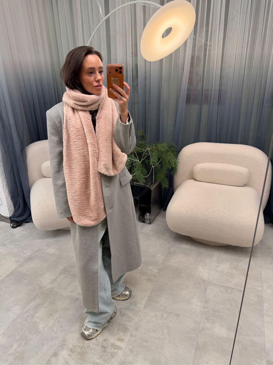 Шарф из эко-меха длинный розовый