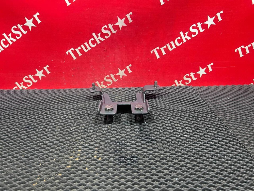 Кронштейн патрубка ретардера