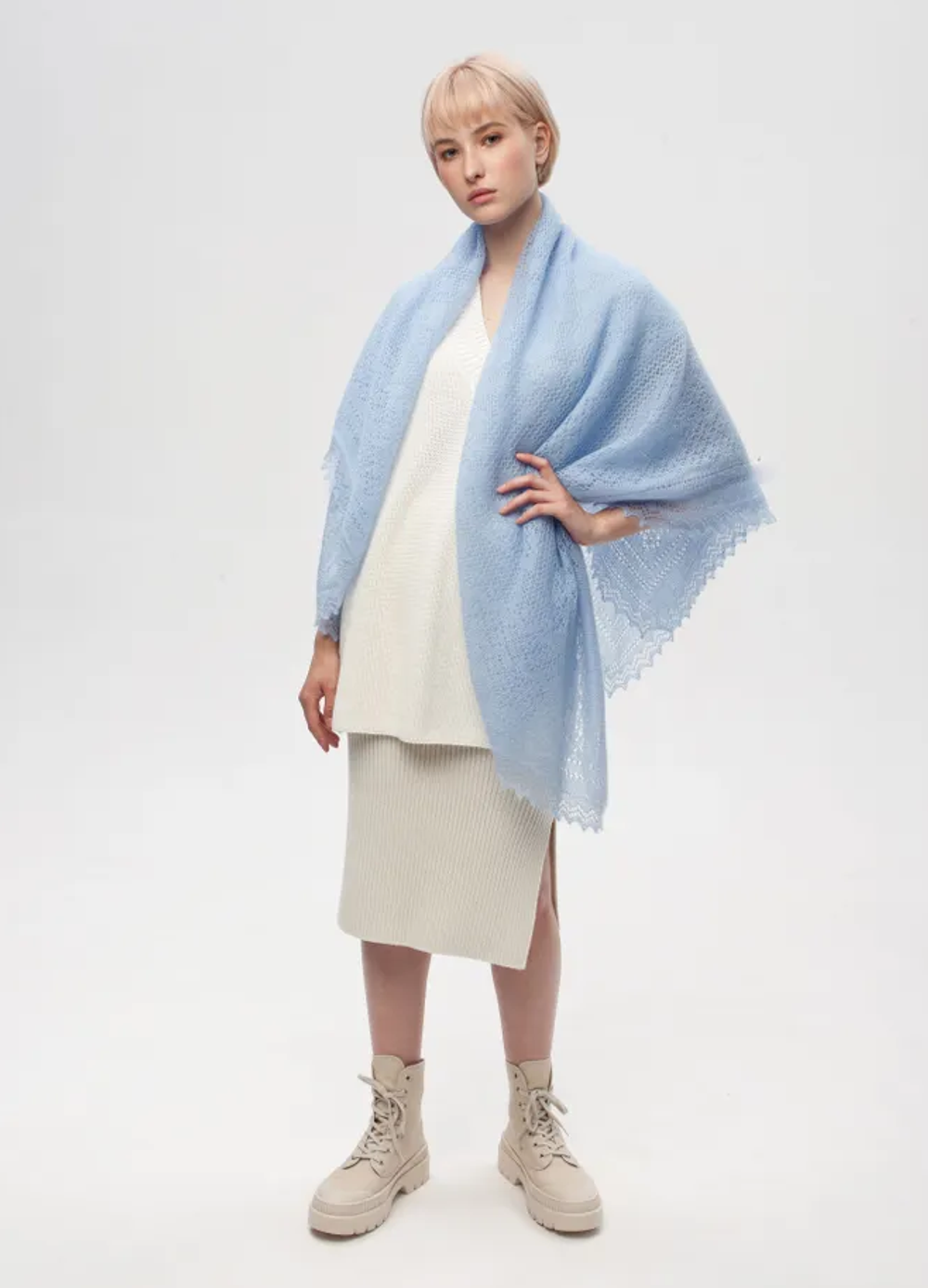 Оренбургский пуховый платок П3-130-04 голубой