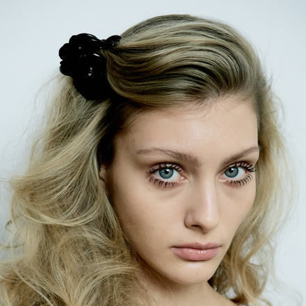 Заколка-краб мини из лаковой кожи