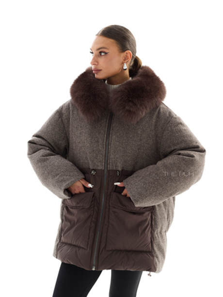 Комбинированный пуховик шоколадного цвета с мехом песца