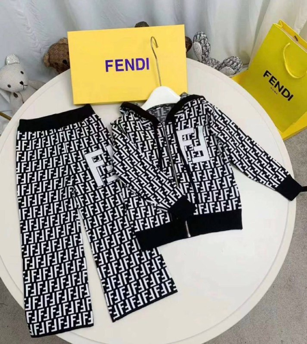 Детский костюм Fendi для девочки