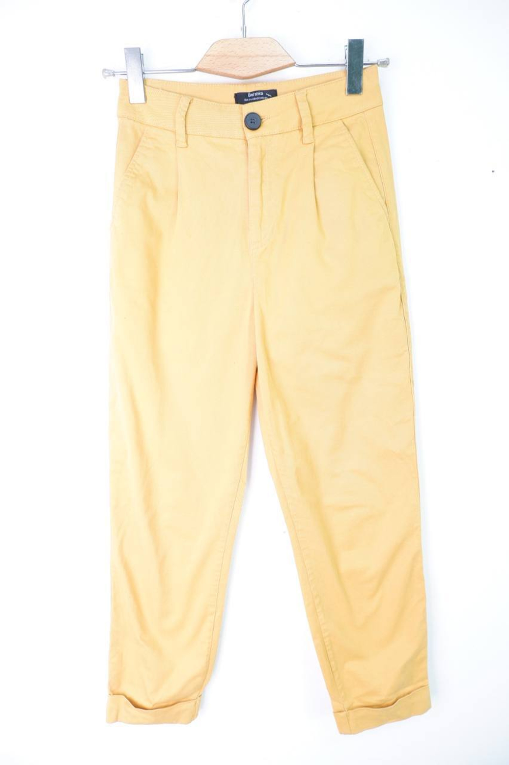 Брюки Bershka летнего оттенка, маркировка 34, визуально 40 размер
