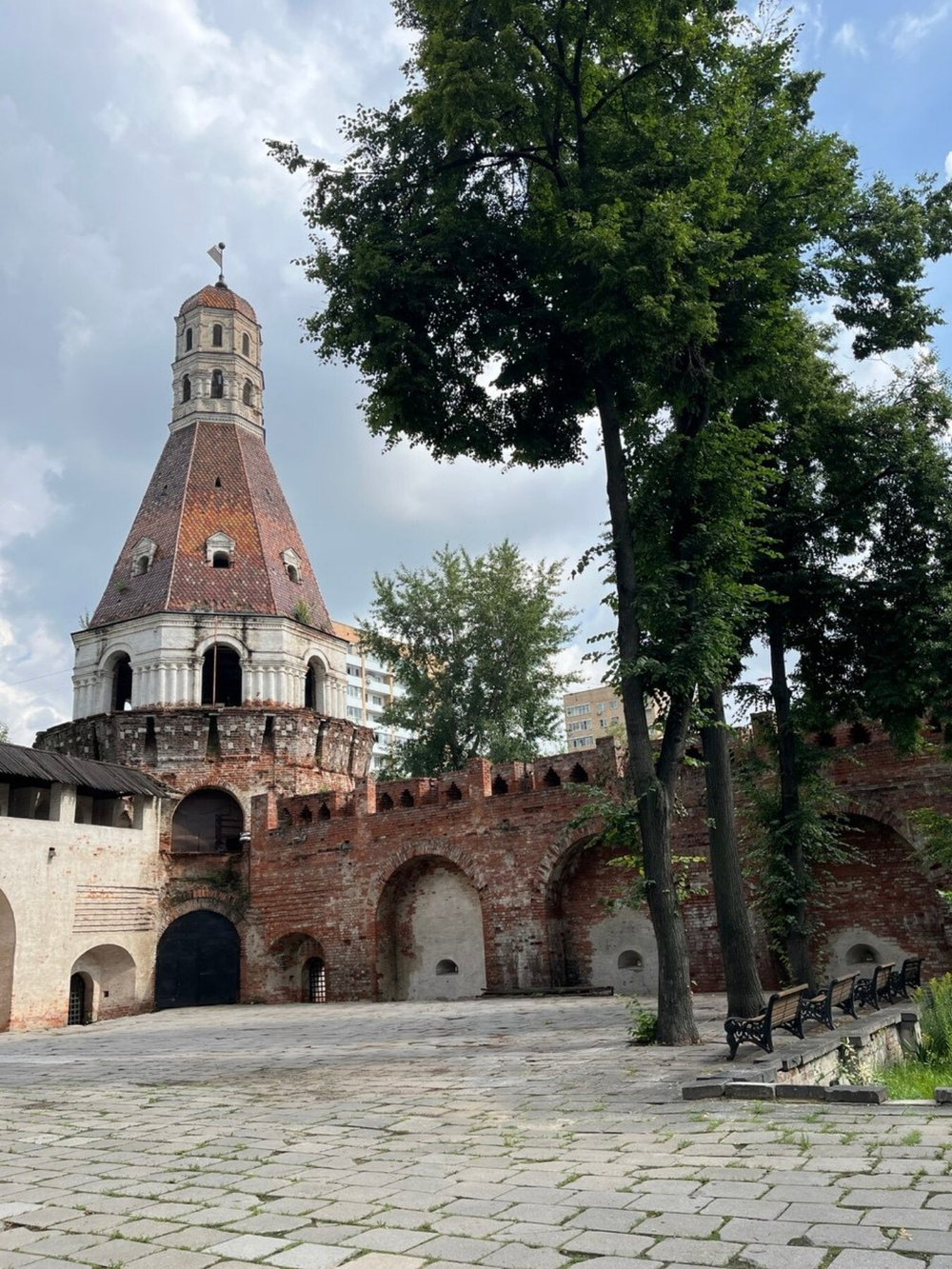 «Берега силы: святыни и заводы у воды» - круглогодичная водно - пешеходная экскурсия на электросудне.