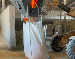 Ковш наполнитель для биг бэгов на Фронтальный погрузчик Hyundai