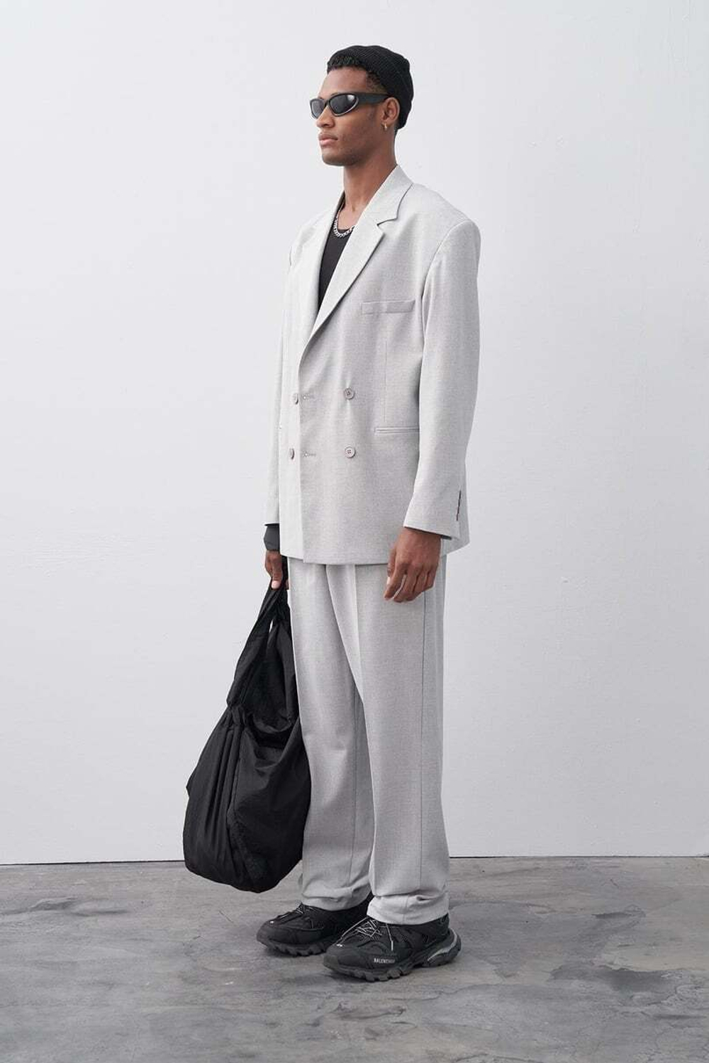 Двубортный оверсайз серого цвета