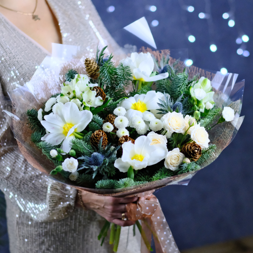Купить Букет зимний #338 с тюльпанами и пионовидными розами