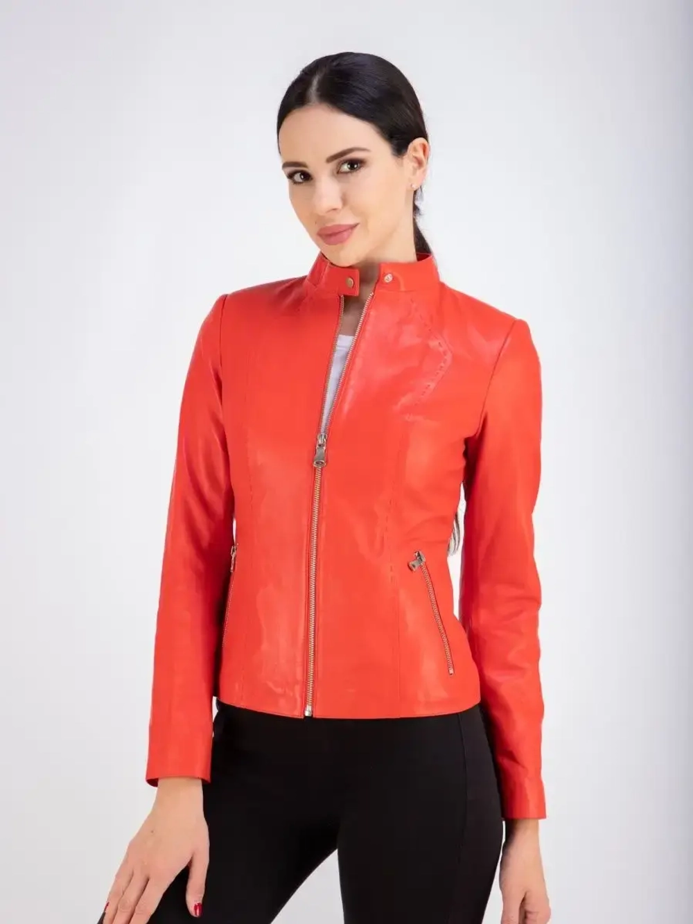 Кожаная куртка демисезонная на молнии