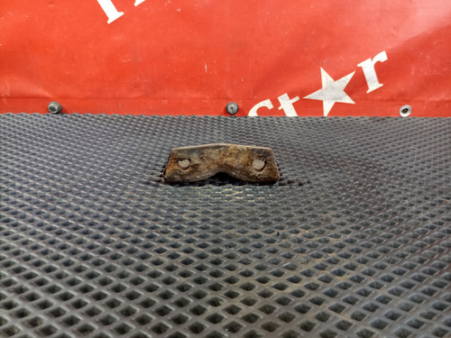 Кронштейн пневмоподушки задней