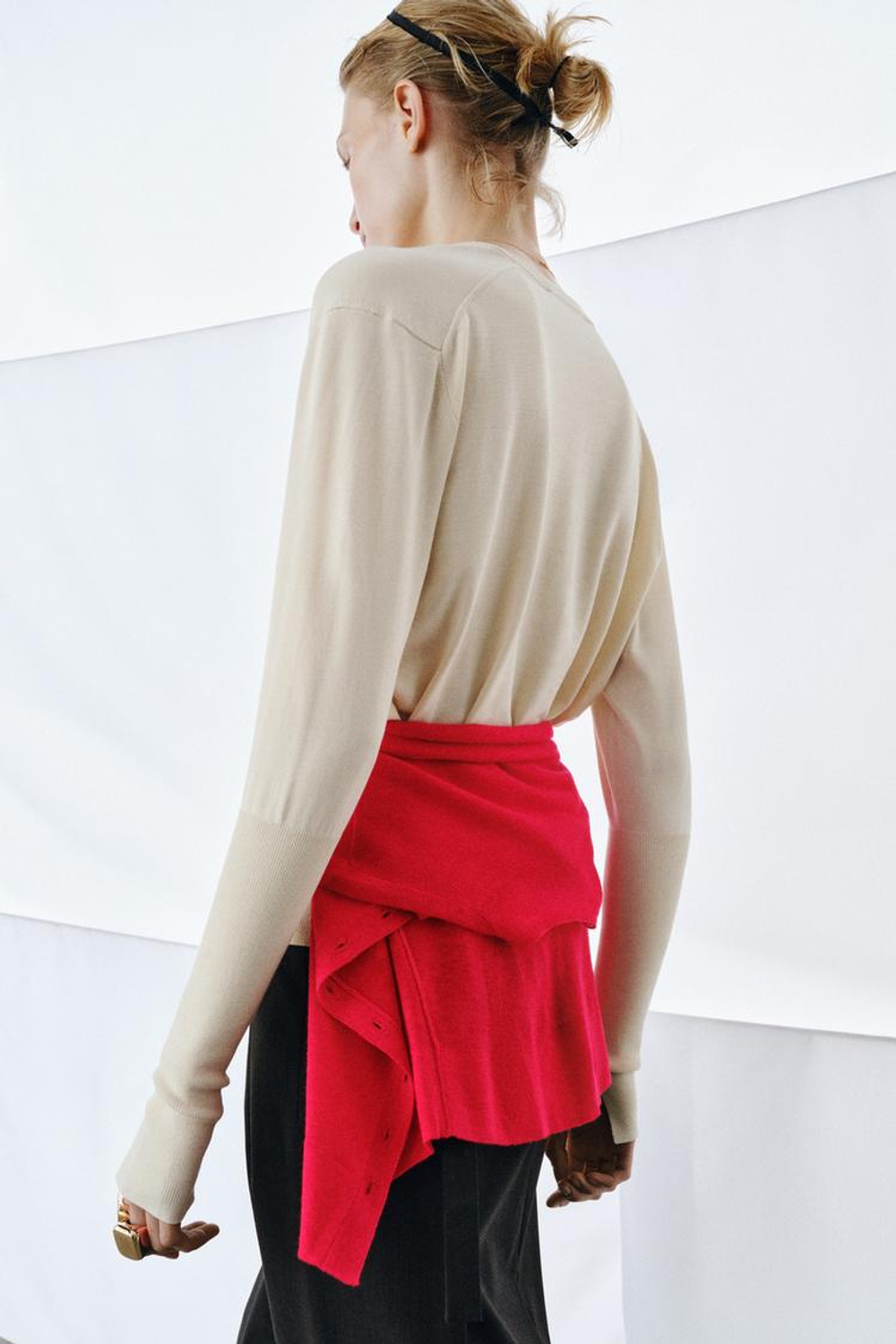 ZARA ДЖЕМПЕР ИЗ ТОНКОГО ТРИКОТАЖА С V-ОБРАЗНЫМ ВЫРЕЗОМ, ЦВЕТ СЛОНОВОЙ КОСТИ