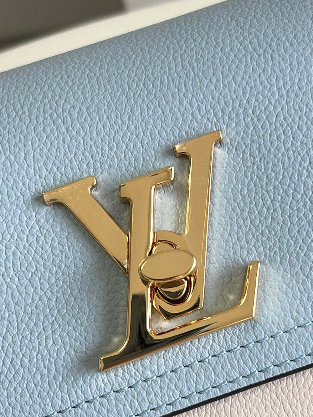 Louis Vuitton Lockme Tender