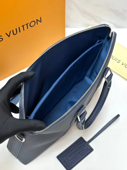 Портфель Louis Vuitton Takeoff из коллекции Aerogram, синий