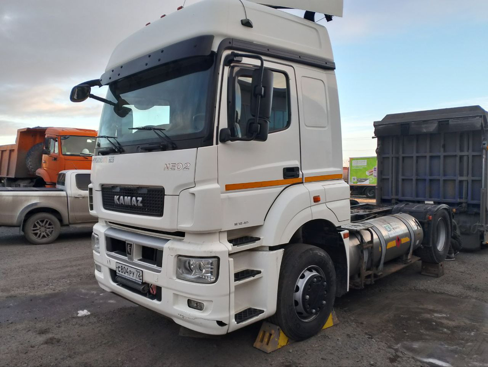 КамАЗ 5490 4x2 Седельный тягач 5490-0000802-5P (Газовый, 11,6 л, 389 л.с., АТ)