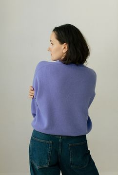 Джемпер Л.Т., 100% шерсть ягнёнка, цвет сине-лиловый.