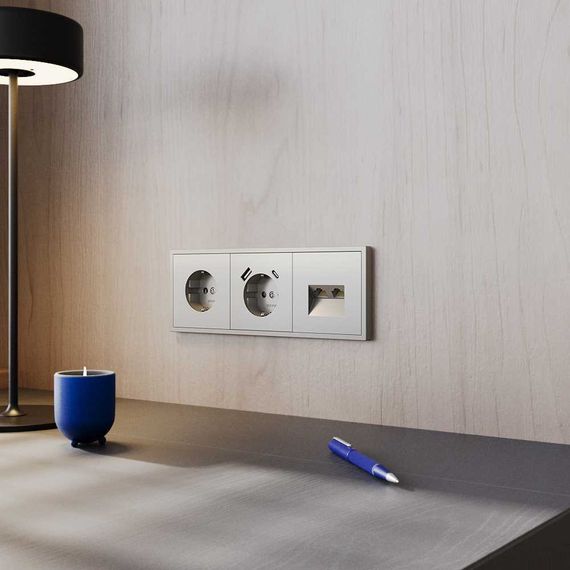 Розетка встраиваемая Voltum S70 с заземлением 16А, (шелк) VLS040104