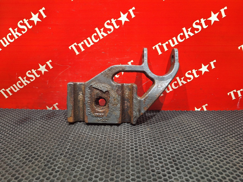 Кронштейн амортизатора переднего левого