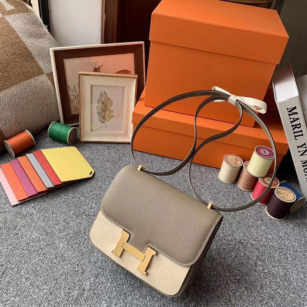 Hermes Constance 18