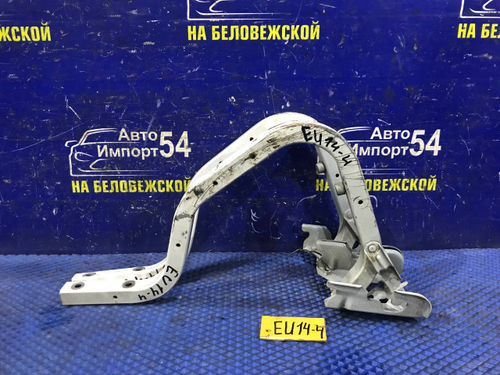 Петля багажника NISSAN BLUEBIRD 1997