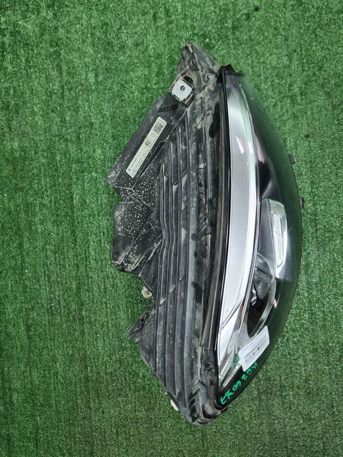 Фара правая Mercedes GLC X253 (2015-2019) LED