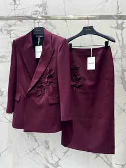 Костюм Valentino