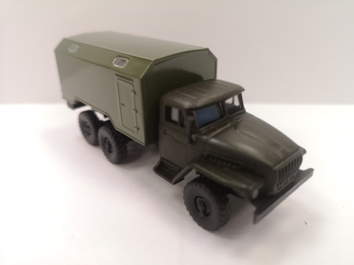Автомобиль УРАЛ кунг, 2 окна, военый, H0