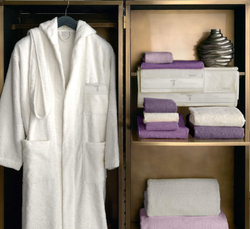 Элитный халат махровый Luxor ваниль от Trussardi