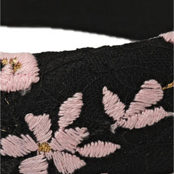 Ободок с цветочной вышивкой