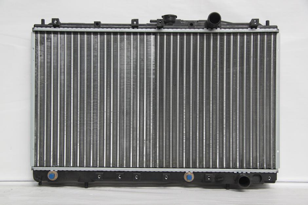 Радиатор охлаждения Mitsubishi Galant 6