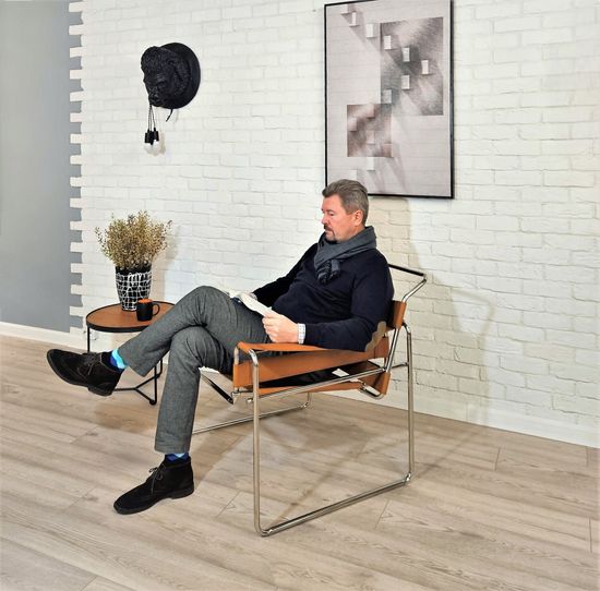 Кресло Wassily металл и коричнева кожа