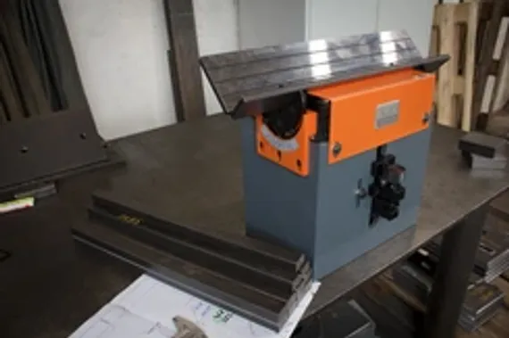 Ленточный шлифовальный станок NKO Machines Pasovec 75