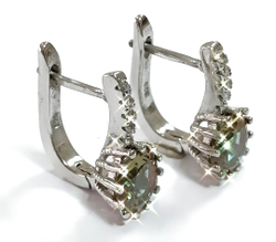 Ювелирные серьги из серебра,вставка султанит