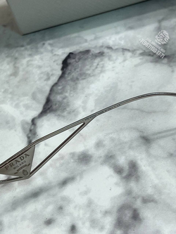 Солнечные очки Prada